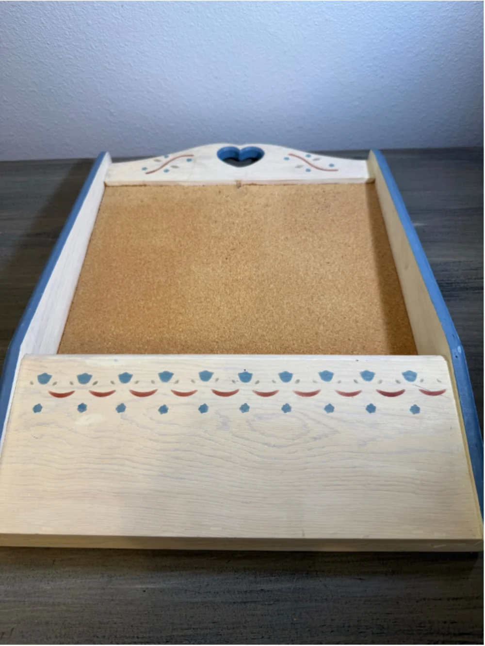 Vintage 80s/90s Country Folk Art Wooden Cork Board Mail Organizer – Heart Cutout